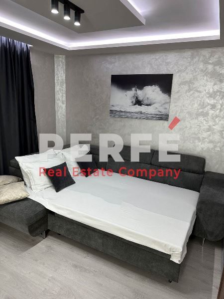 Дава се под наем Двустаен апартамент в Бургас, Център - 68 кв.м за 1000 € - Снимка #4