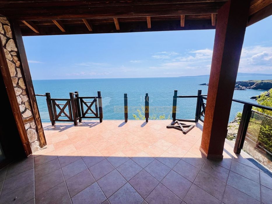 Продава се Къща в Созопол - 454 кв.м за 1461 €/кв.м - Снимка #2