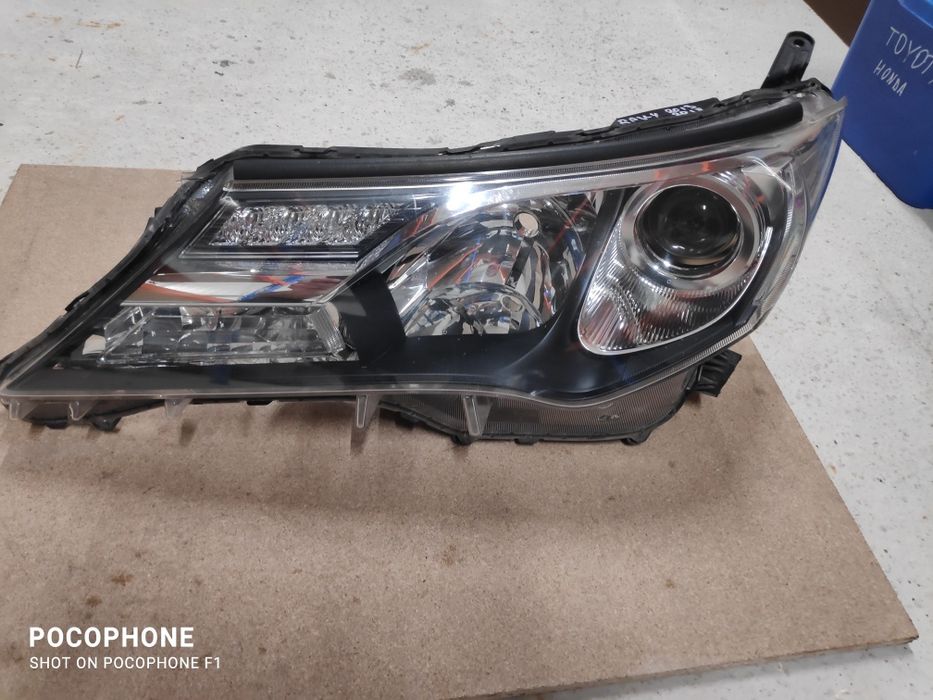 Ляв фар Toyota Rav4/ Тойота Рав 4 2014г.