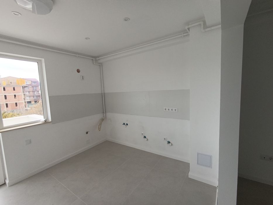 Vand apartament cu 3 camere