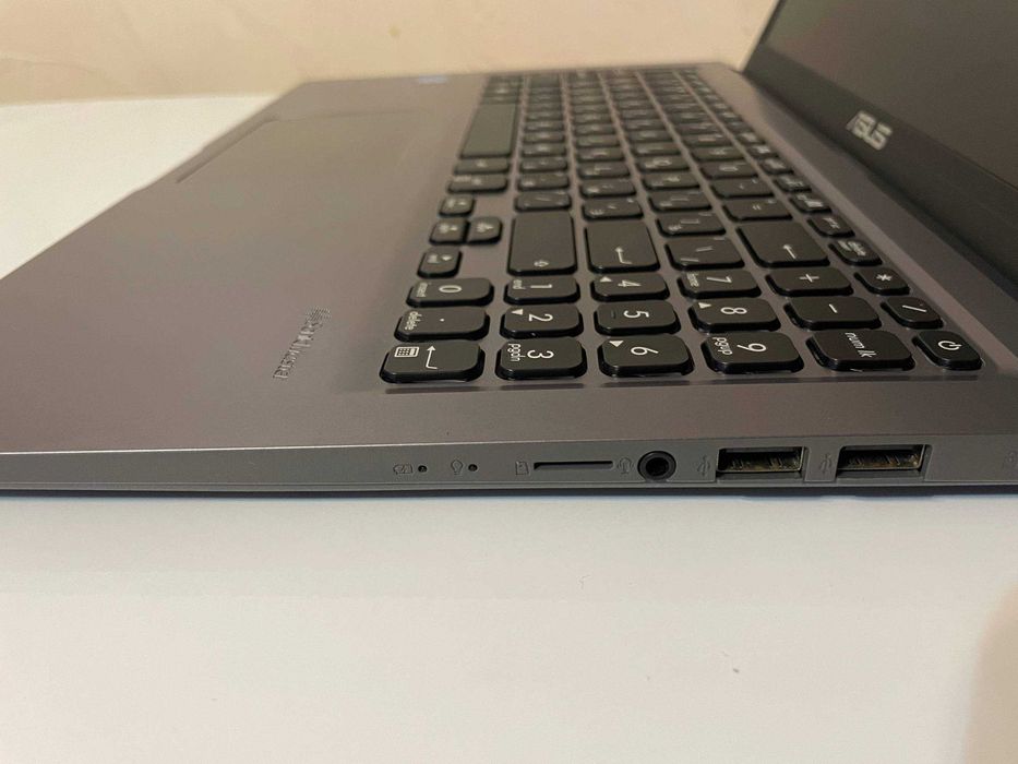 Asus X515m  Celeron 4020 4Gb Ram 240Gb ssd