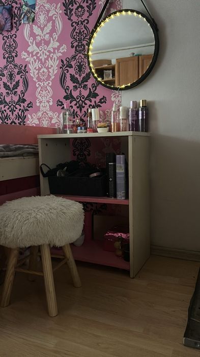 Set Dulăpior, Scaun și Oglindă  pentru Machiaj FETIȚE !Machiaj mini fe