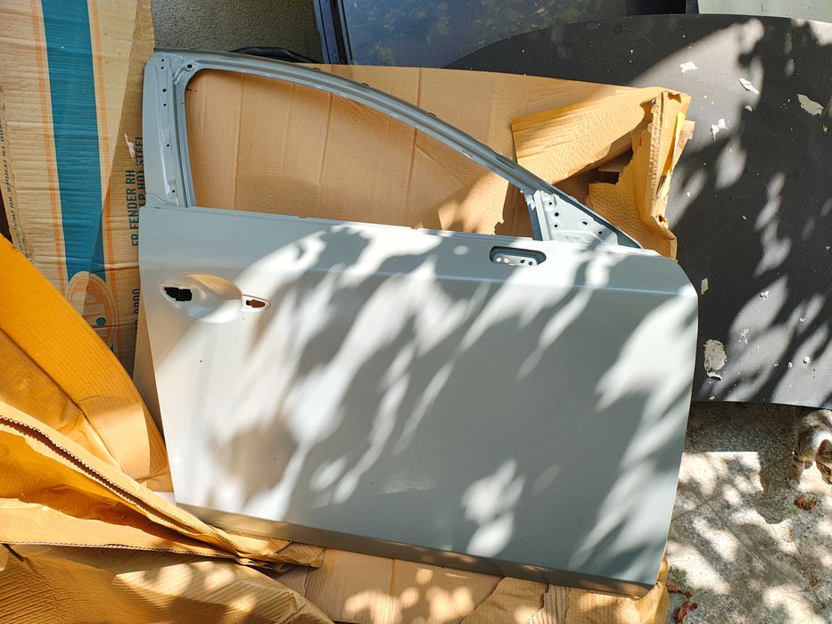 Предна дясна врата за Mazda 3 Седан 2019- Чисто нова