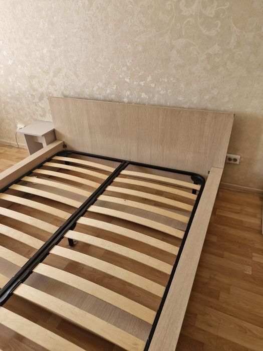 Продается кровать двухспальная.недорого.