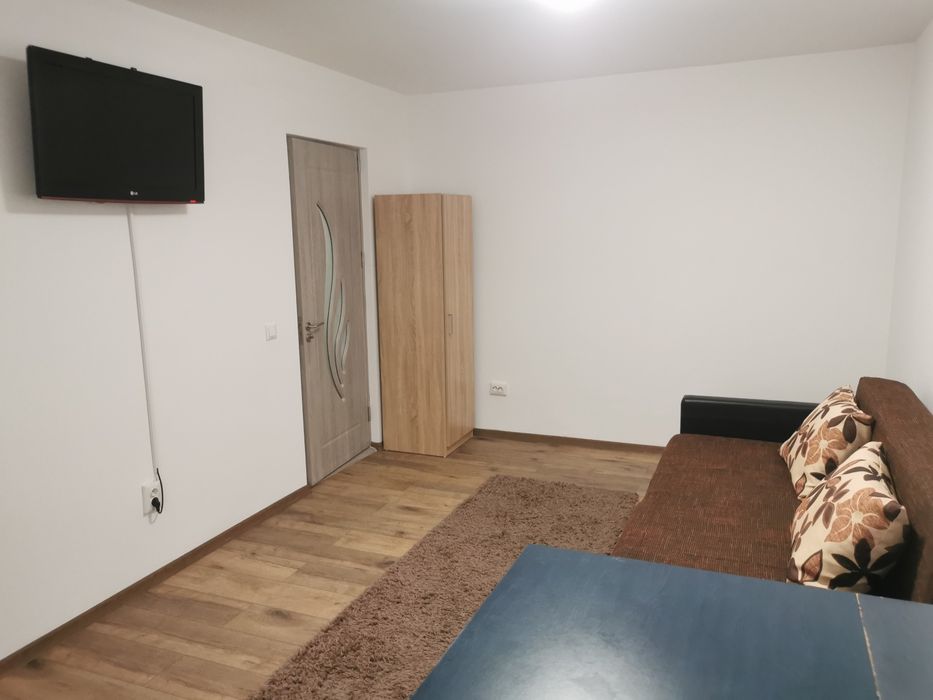 Garsonieră de închiriat recent renovată