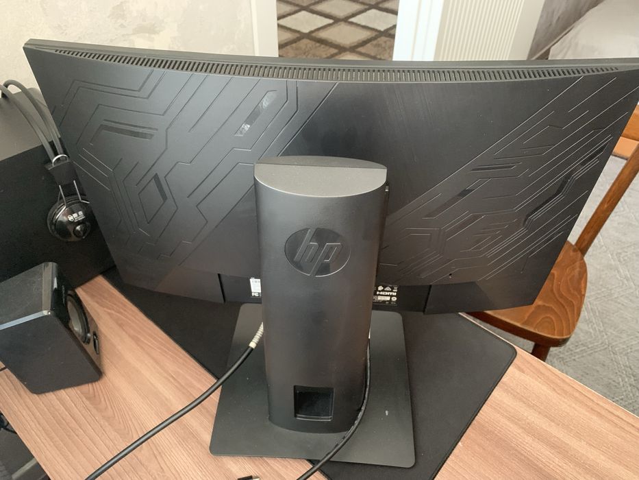 Монитор и клавиатура