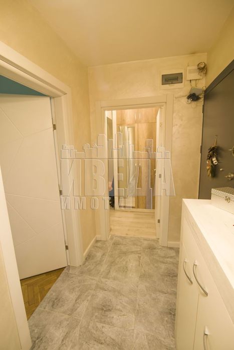 Продава се Етаж от къща в Варна, Централна поща - 130 кв.м за 2147 €/кв.м - Снимка #2