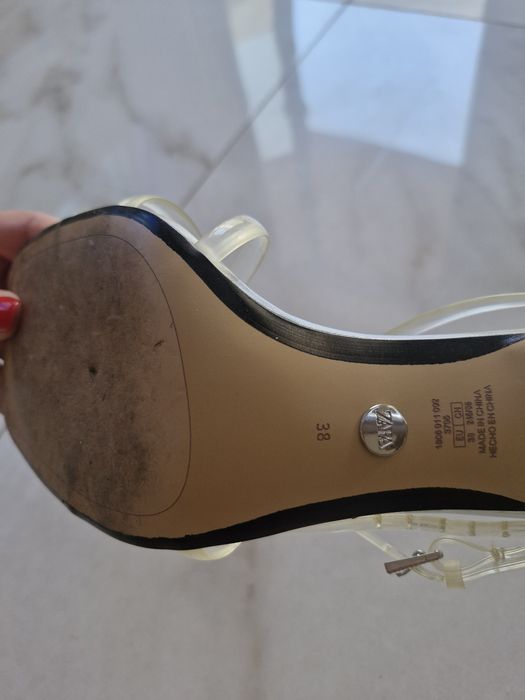 Сребристи сандали Zara