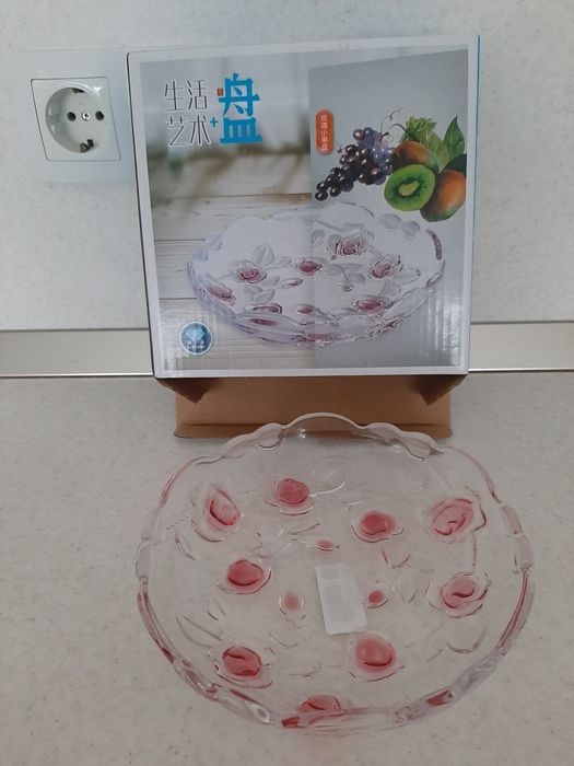 Продавам 2бр.керамични съдове за подправки свещник, ново плато,захарни