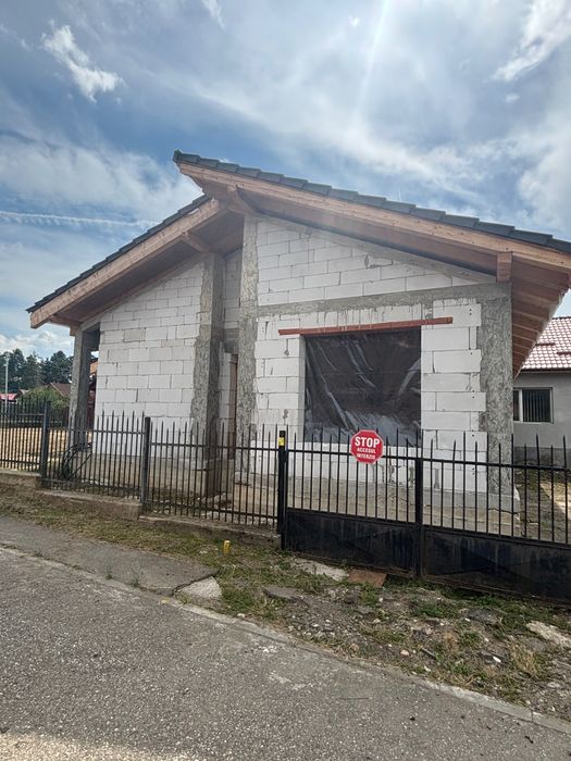 Casă de vânzare la roșu în Petrila HD