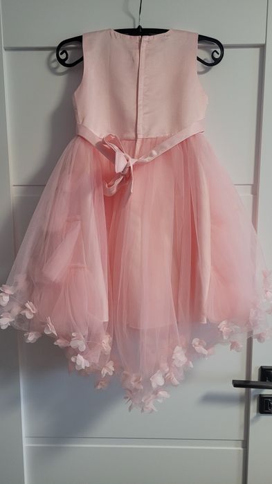 Rochita eleganta cu trena