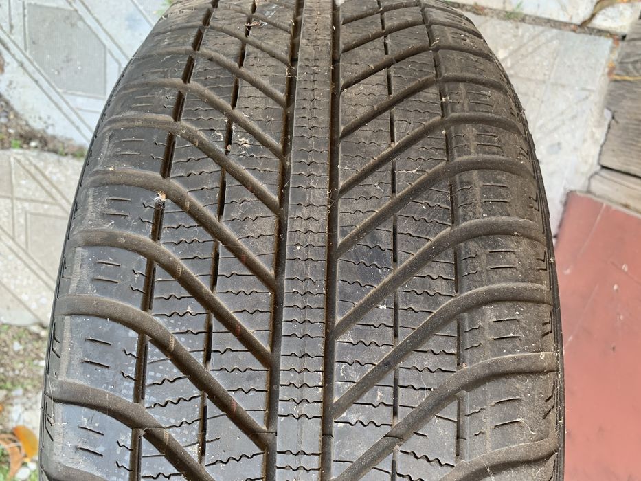 225/50/17- отлична