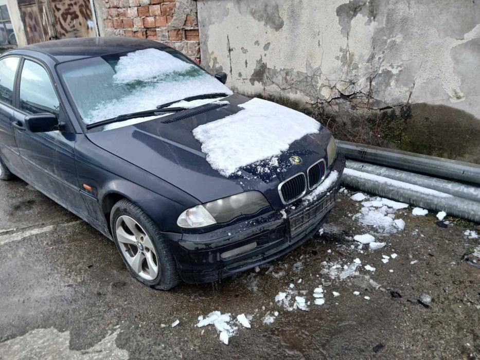 BMW E46 1.6 бензин, 2000 г. – за части.