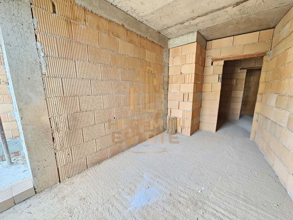 Продава се Двустаен апартамент в Варна, Погреби - 64 кв.м за 1500 €/кв.м - Снимка #4