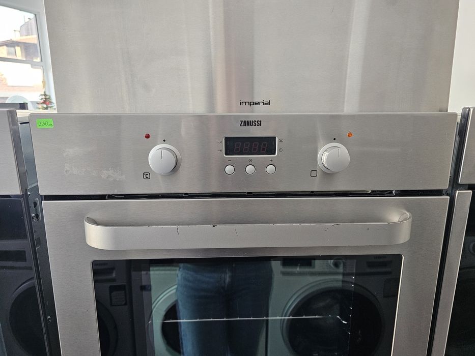 Фурна за вграждане ZANUSSI