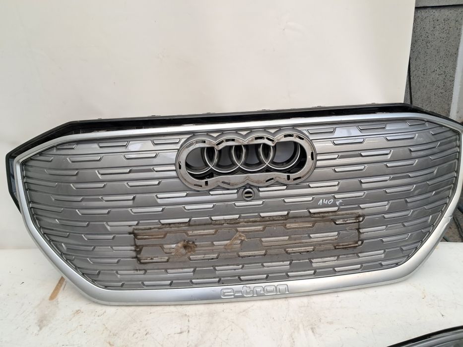 Грил решетка Audi  E-Tron