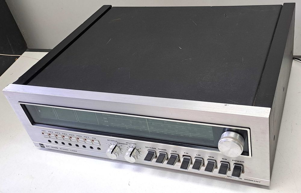 Tuner radio Dual CT 1440 analog retro 1979 vumetre ace pt amplificator