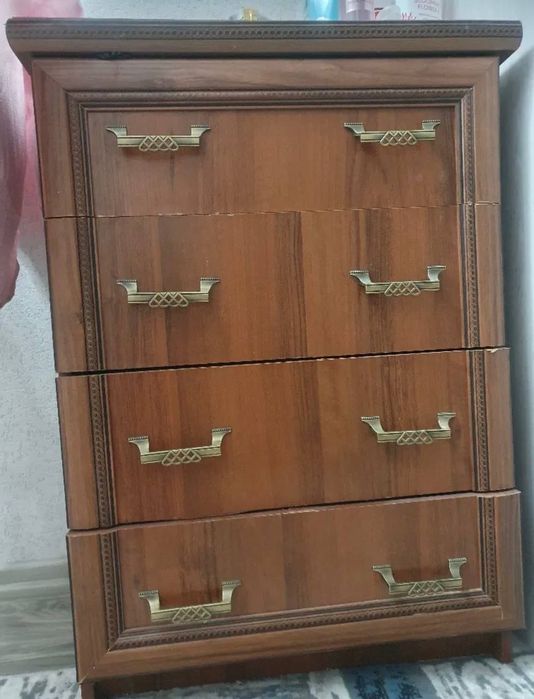 Spalni garnitur sotiladi