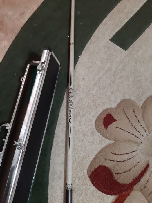 Продам кий бильярдный