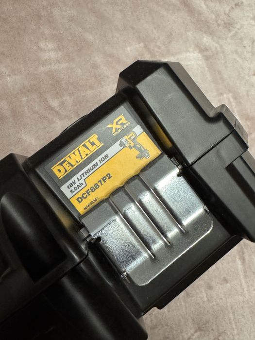 DEWALT DCF887P2 impact driver 2-18V-5AH LI-ION batteries brushless