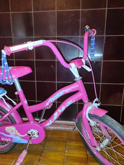 Bolalar velosipedi sotiladi.