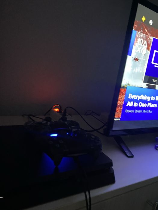 Playstation 4 slim