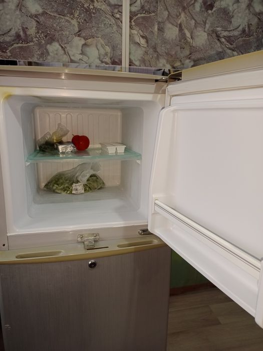 Продам холодильник