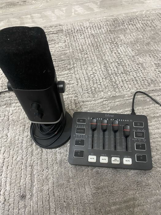 Vand Microfon Fifine +Mixer