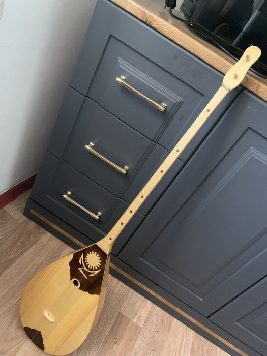 Домбыра с чехлом