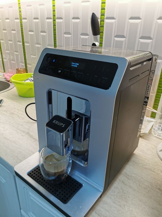 Espressor automat Krups Evidence EA893C10 1450W 15 bari rezervor boabe 260g  rezervor apa 2.3L functie aburi detector calcar Metalic bluethooth App