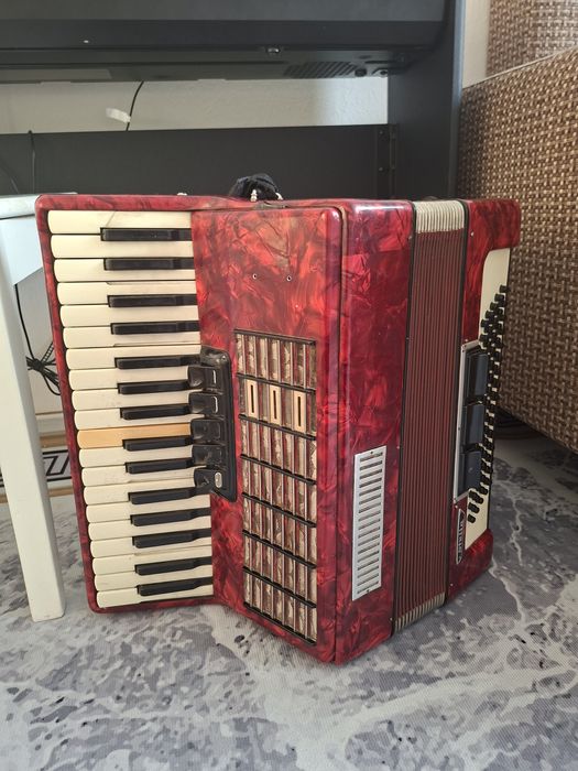 Аккордеон продам
