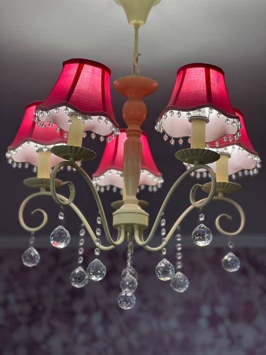 Люстра в неоклассическом стиле