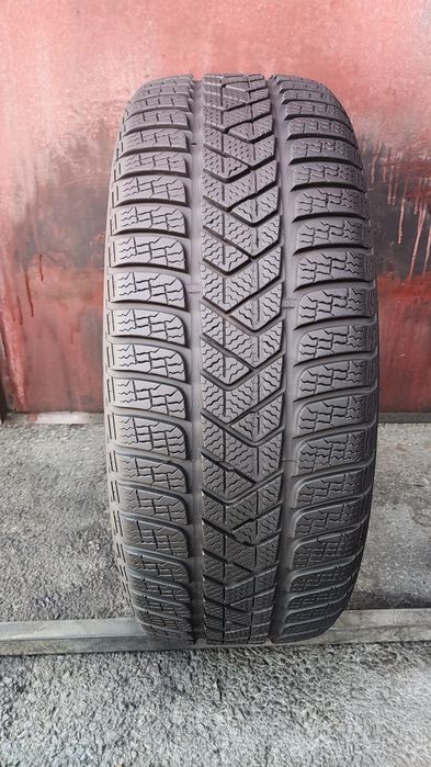1брой  зимни гума 225/45/19 Pirelli Sotto Zero 3
dot24