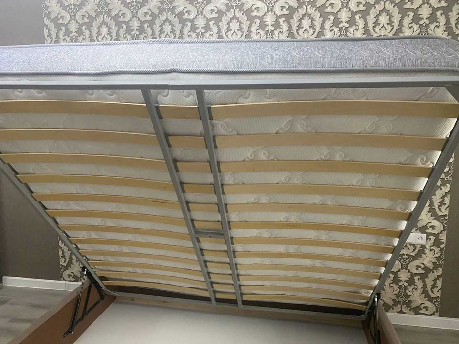 Продается 2 - х спальная кровать