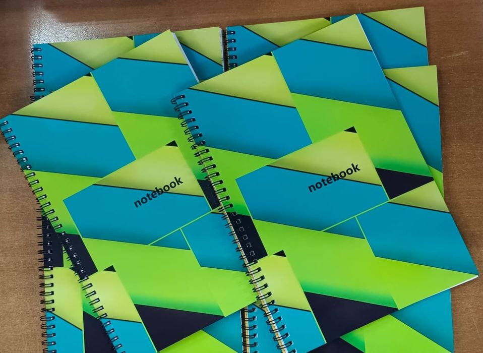 Тетради А4 формат на пружине