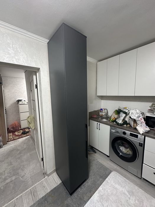 Продам шкаф высокий