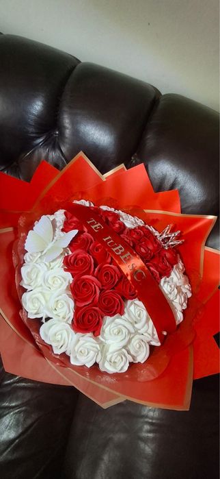 Buchet inima cu trandafiri din sapun