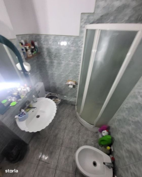 Apartament 3 camere decomandat, strada Mioriței