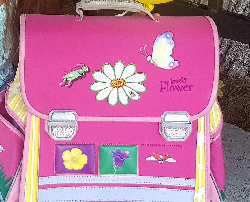 Анатомична раница за първи клас