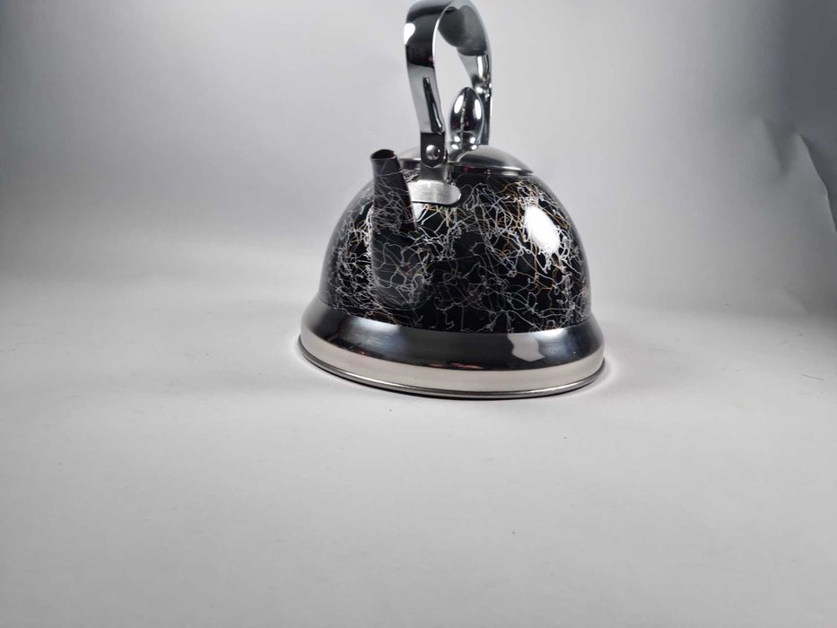 Емайлиран чайник