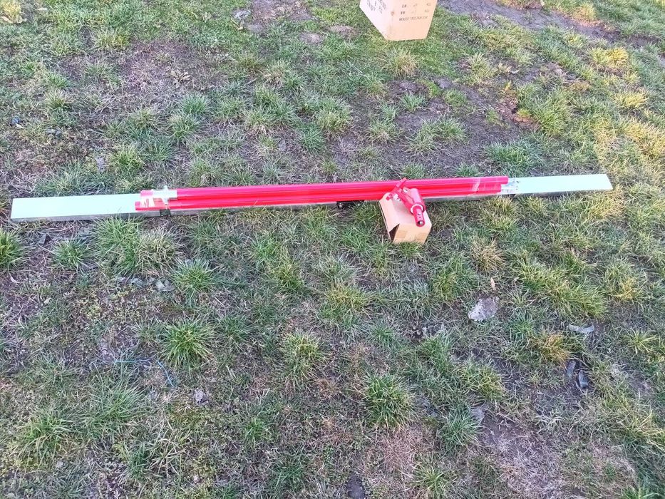 Gletieră mare pentru beton (cunoscută și sub numele de bull float)