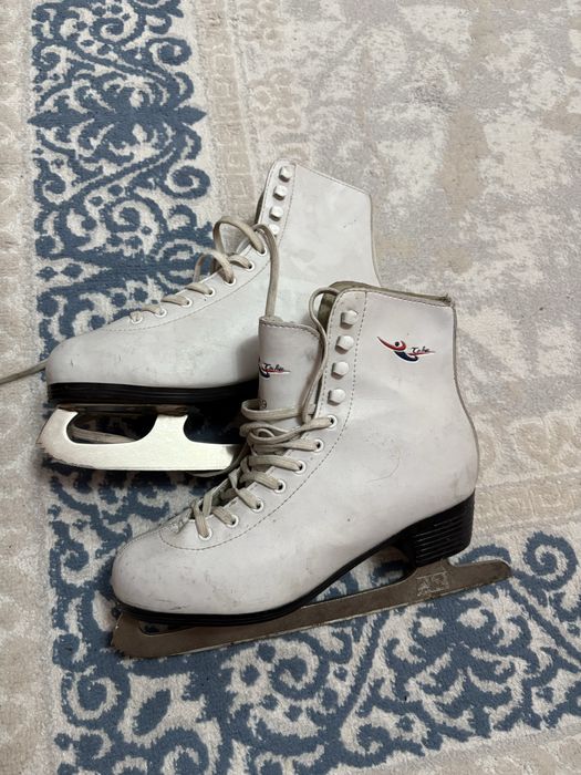Женские фигурные коньки