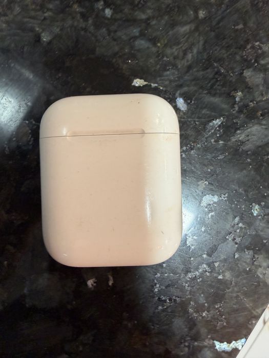 Продам наушники airpods оригинал