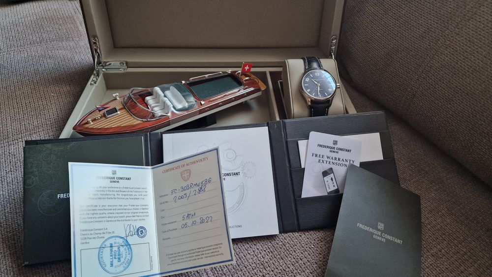 Frederique Constant Runabout