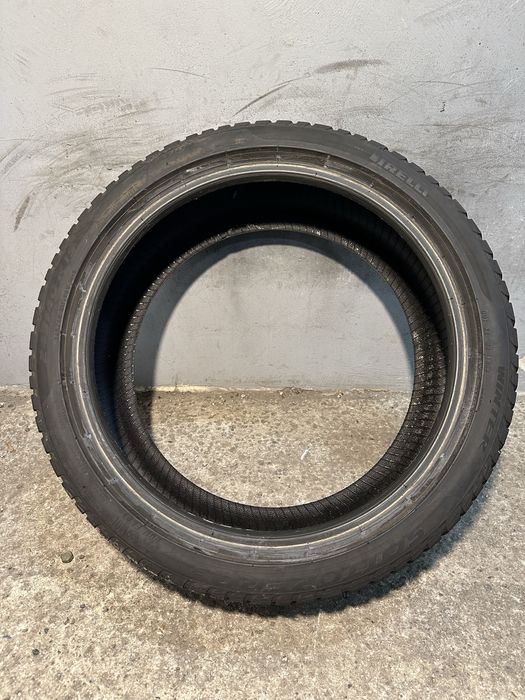 Гума 245/40/19 PIRELLI Sottozero Winter RUN FLAT