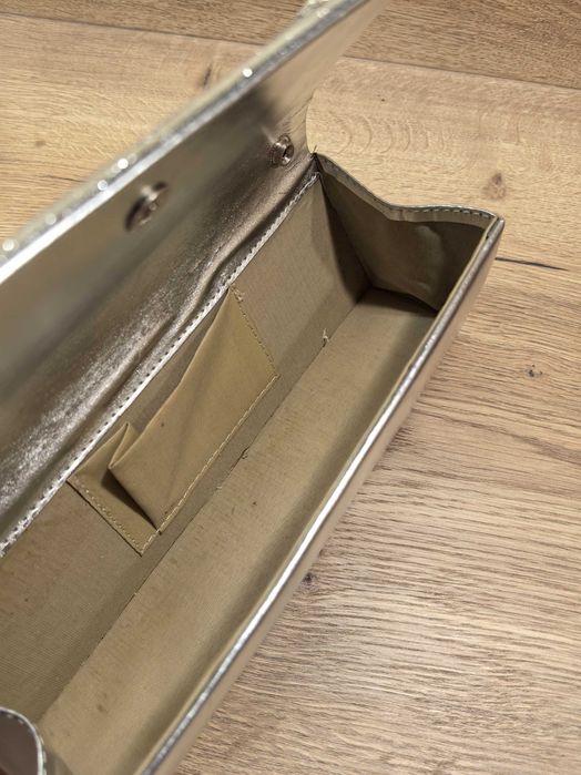 Дамски чанти за ръка и рамо