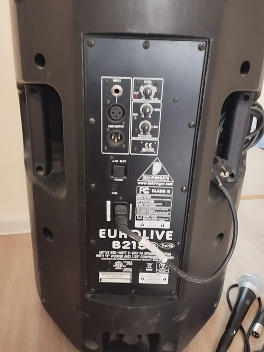 Колонка с микрофоном