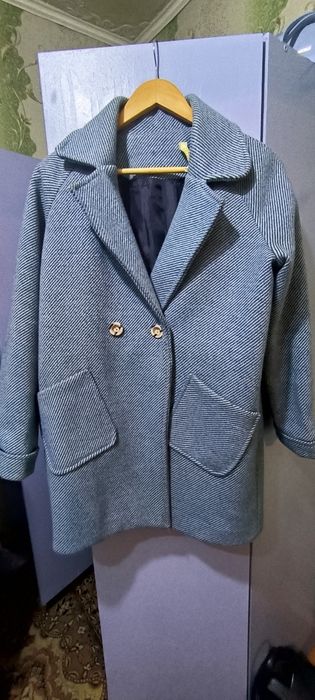 Продам демисезонное пальто!