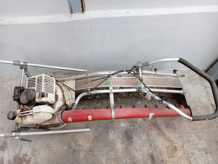 ТРИМЕРНИ МАШИНИ KAWASAKI SV100 ЗА СЪБИРАНЕ НА АРОМАТНИ РАСТЕНИЯ, БИЛКИ, ЛАВАНДУЛА, ПОДПРАВКИ – 2бр.+КОЛИЧКА