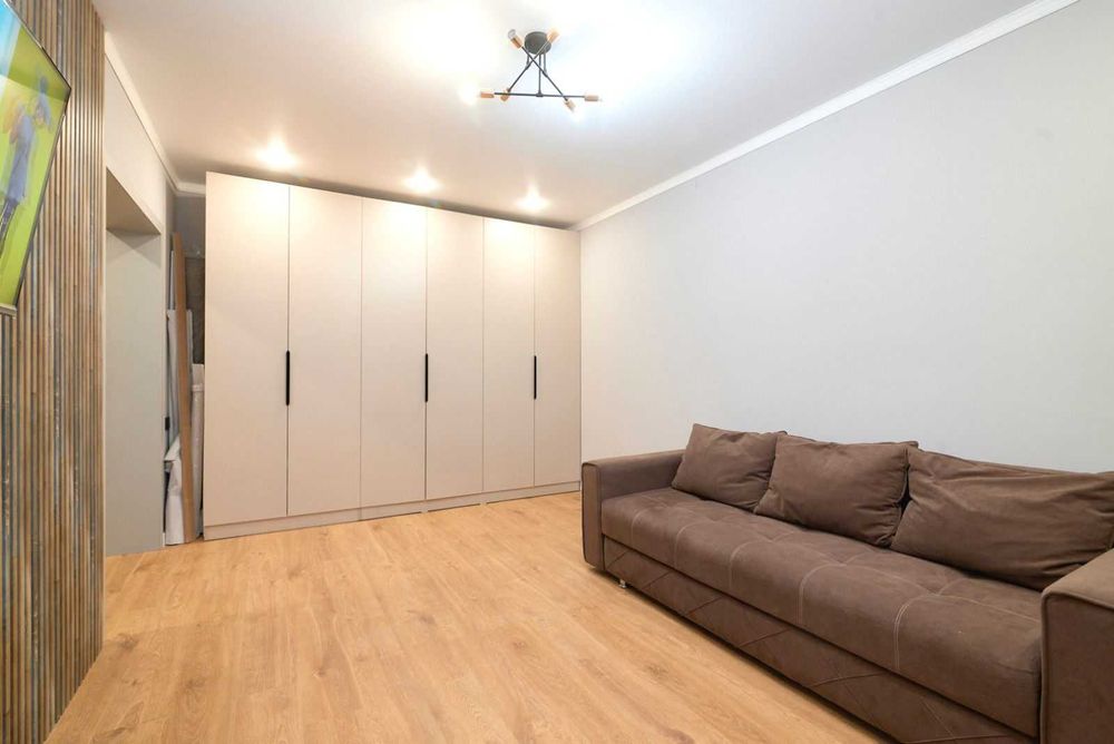 Продаю 1-комн. по ул.Е-509 дом 9, район